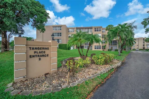 9440 Tangerine Pl # 407, Davie FL 33324