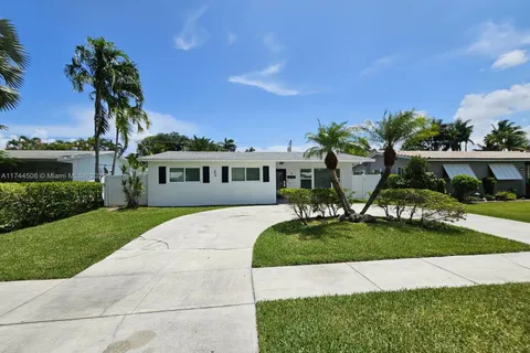 1426 Coolidge St, Hollywood FL 33020