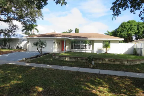 2359 Gabriel Ln, West Palm Beach FL 33406