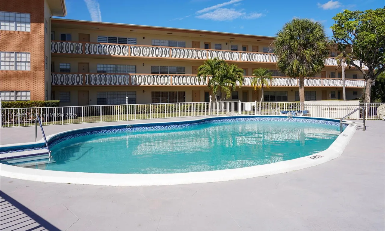 11855 NE 19th Dr # 10, North Miami FL 33181