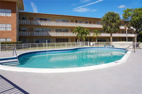 11855 NE 19th Dr # 10, North Miami FL 33181