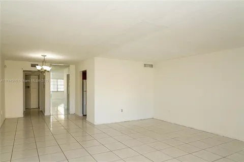 11855 NE 19th Dr # 10, North Miami FL 33181