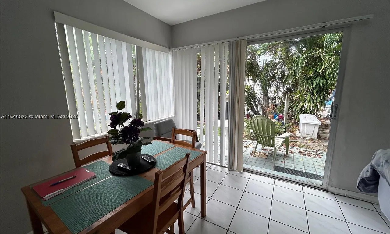 90 Isle Of Venice Dr # 1, Fort Lauderdale FL 33301