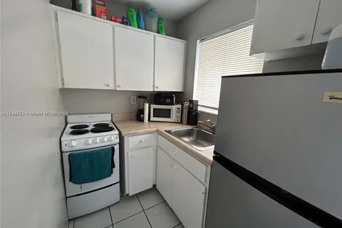 90 Isle Of Venice Dr # 1, Fort Lauderdale FL 33301