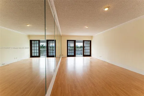 455 Paradise Isle Blvd # 402, Hallandale Beach FL 33009