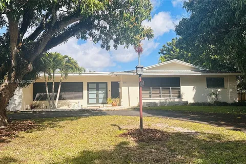 8295 SW 153rd St, Palmetto Bay FL 33157