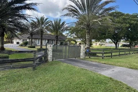 17500 SW 68th Ct, Southwest Ranches FL 33331