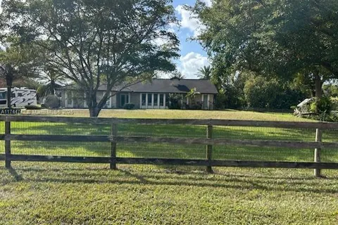 17500 SW 68th Ct, Southwest Ranches FL 33331