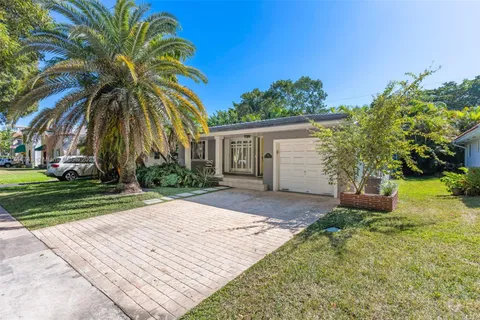 616 Minorca Ave, Coral Gables FL 33134