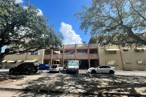 1943 Monroe St # 207A, Hollywood FL 33020