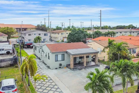 822 W 30th St, Hialeah FL 33012