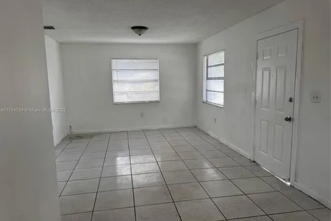 201 NE 35th St # 0, Oakland Park FL 33334