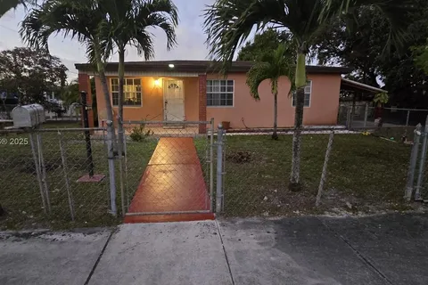 3595 NW 95th St, Miami FL 33147