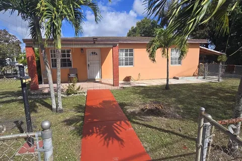 3595 NW 95th St, Miami FL 33147