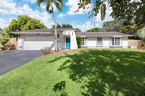 8461 SW 181st St, Palmetto Bay FL 33157