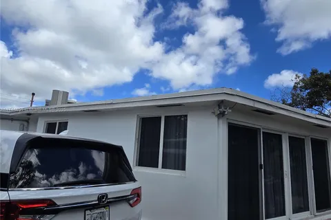 1110 NE 185th ST, Miami FL 33179