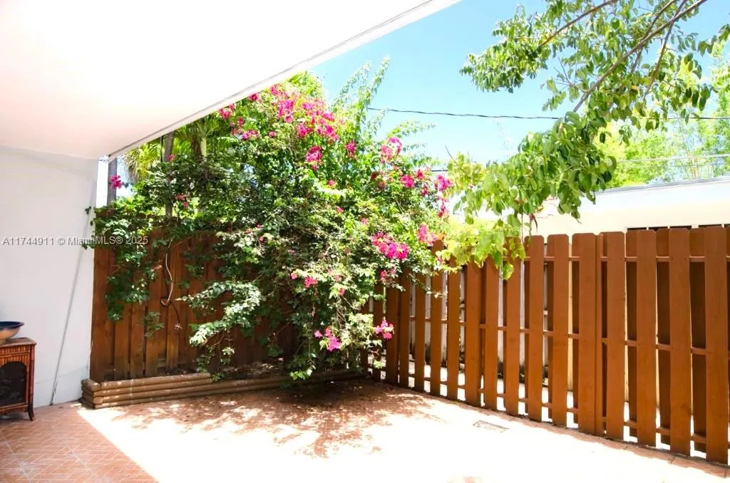 7272 Gary Ave, Miami Beach FL 33141