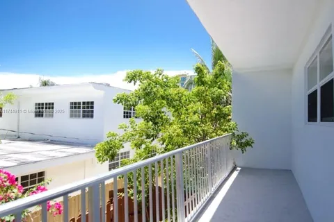 7272 Gary Ave, Miami Beach FL 33141