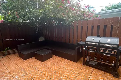 7272 Gary Ave, Miami Beach FL 33141