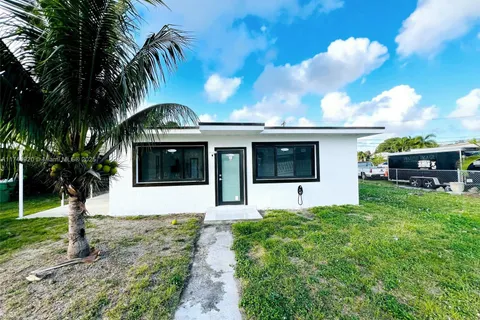 10215 SW 172nd St, Miami FL 33157