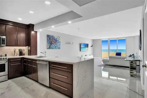 5555 Collins Ave # 7N, Miami Beach FL 33140