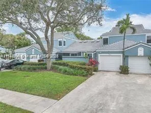 8353 Waterford Ave, Tamarac FL 33321