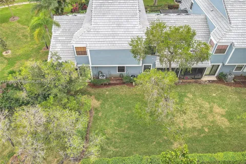 8353 Waterford Ave, Tamarac FL 33321