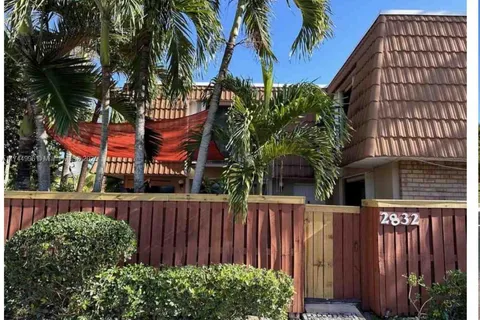 2832 SW 12th St # 2832, Deerfield Beach FL 33442