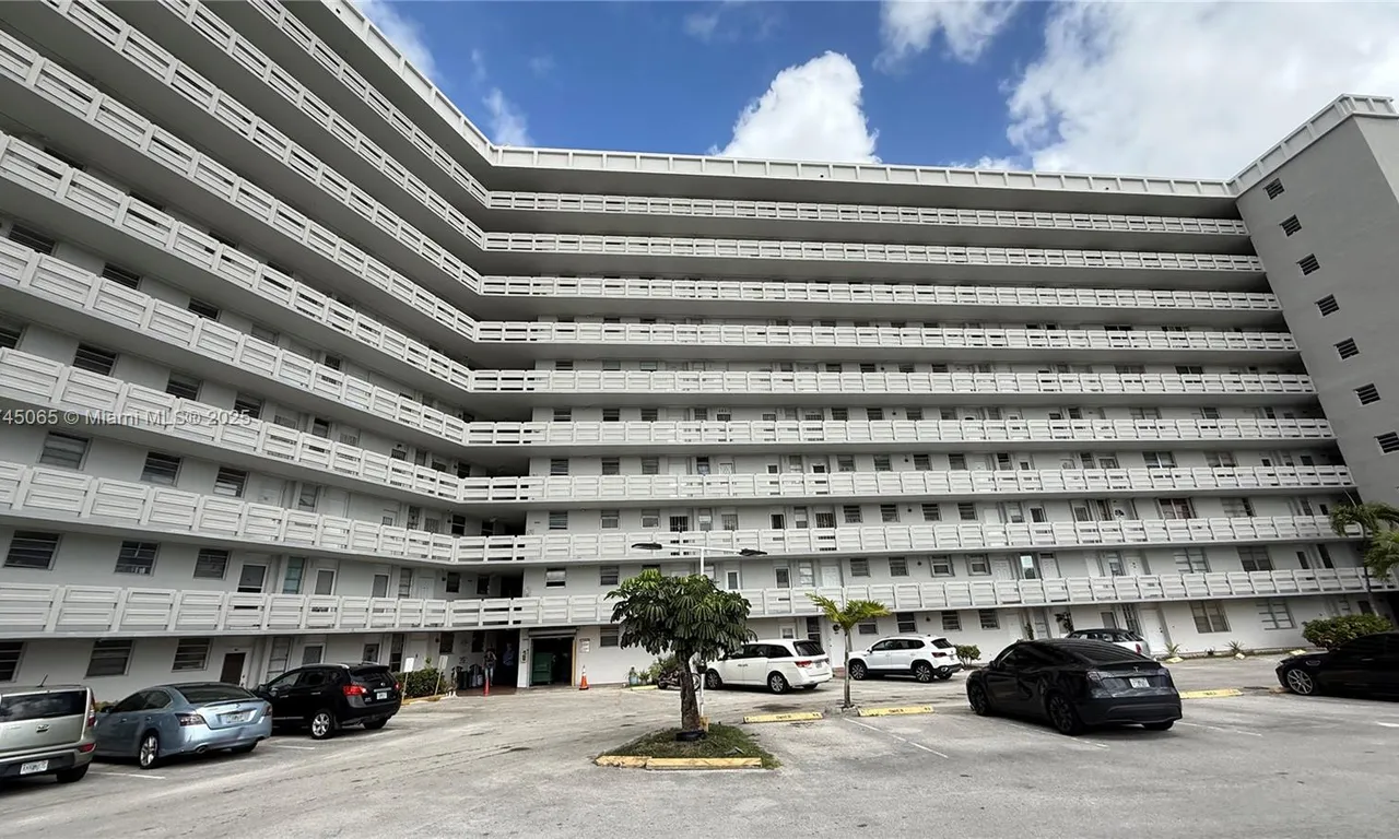 1401 NE Miami Gardens Dr # 389, Miami FL 33179
