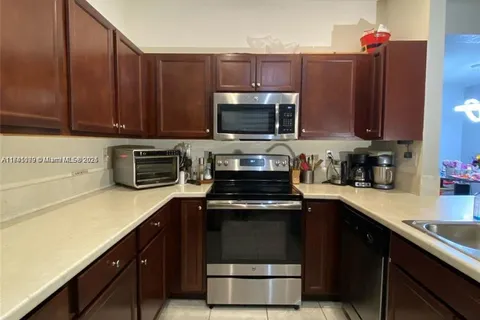 10413 W 33rd Ct, Hialeah FL 33018