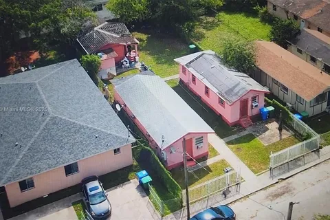 7801 NW 2nd Ct, Miami FL 33150