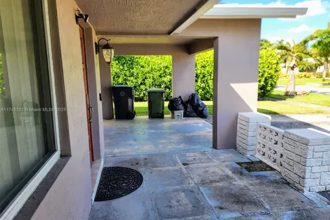 2633 NW 9th Lane, Wilton Manors FL 33311