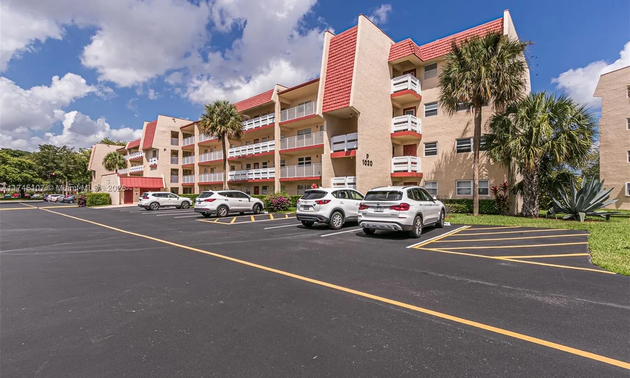 1020 Country Club Dr # 303, Margate FL 33063