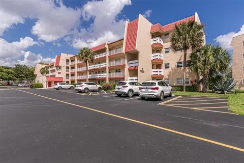1020 Country Club Dr # 303, Margate FL 33063