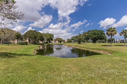 1020 Country Club Dr # 303, Margate FL 33063