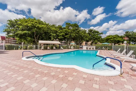 1020 Country Club Dr # 303, Margate FL 33063
