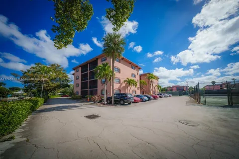 610 Tennis Club Dr # 204, Fort Lauderdale FL 33311