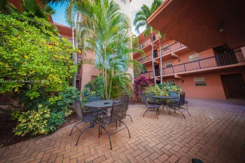 610 Tennis Club Dr # 204, Fort Lauderdale FL 33311