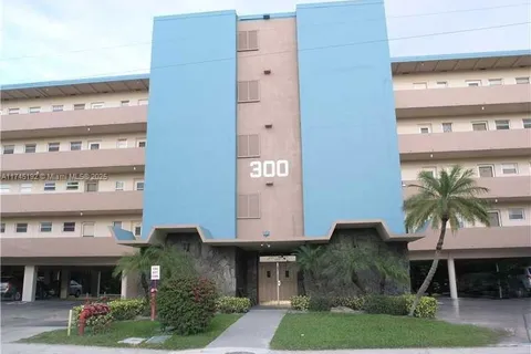 300 NE 14th Ave # 501, Hallandale Beach FL 33009
