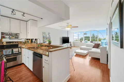 1670 lincoln Ct # 3D, Miami Beach FL 33139