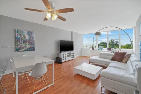 1670 lincoln Ct # 3D, Miami Beach FL 33139