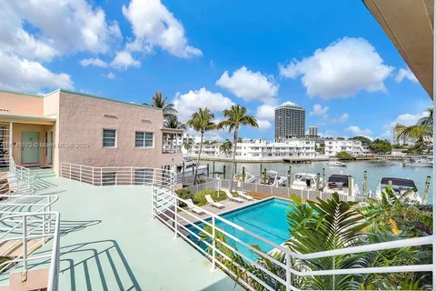 6881 Bay Dr # 14, Miami Beach FL 33141