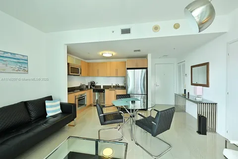 300 S Biscayne Blvd # 2609, Miami FL 33131