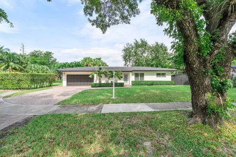 6301 Lake Geneva Rd, Miami Lakes FL 33014