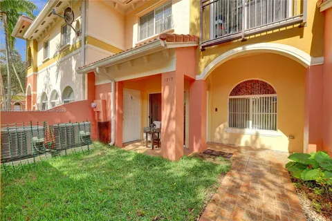 1315 N Santa Catalina Cir, North Lauderdale FL 33068
