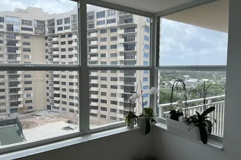 5200 N Ocean Blvd # 915A, Lauderdale By The Sea FL 33308