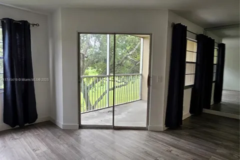 1200 SW 125th Ave # 302L, Pembroke Pines FL 33027