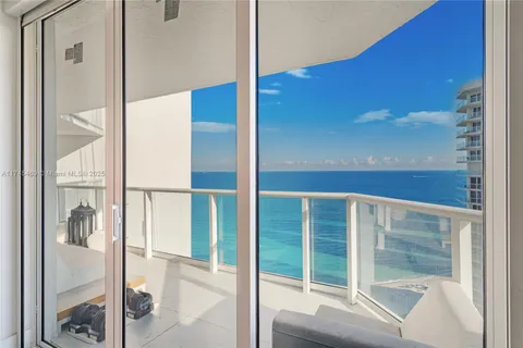 16485 Collins Ave # 2438, Sunny Isles Beach FL 33160