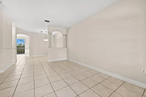 2474 SE 15th Ct, Homestead FL 33035