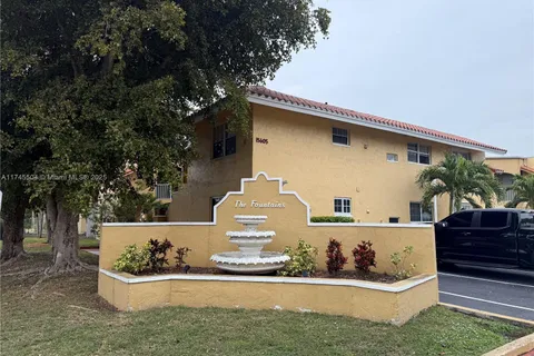 15665 SW 74th Cir Dr # 14, Miami FL 33193